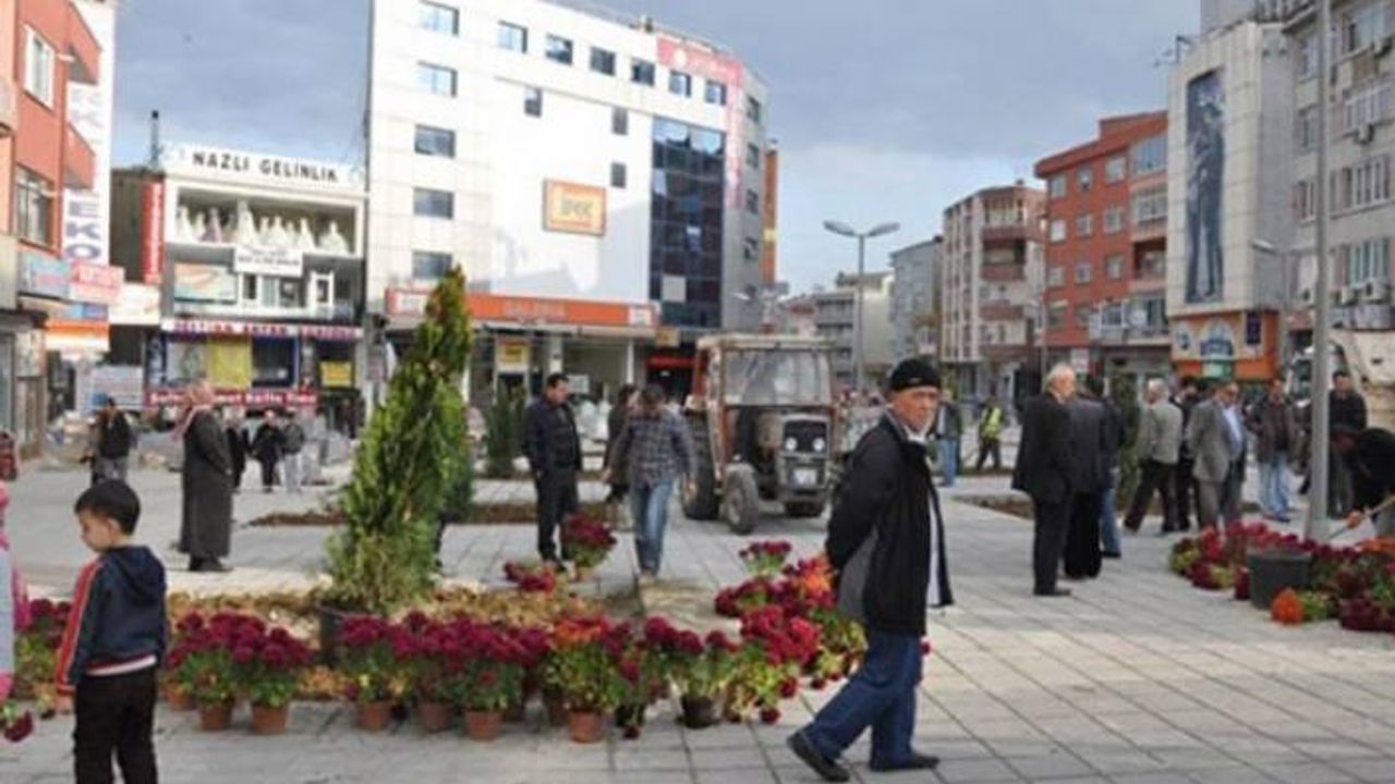 İstanbul'da bir meydan ile bir cadde koronavirüs nedeniyle 15 gün kapatıldı