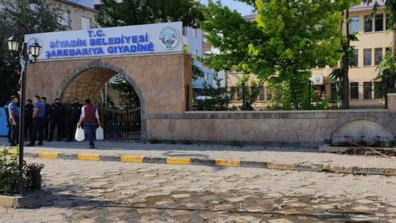 Diyadin Belediyesi'ne polis baskını: Eşbaşkan Betül Yaşar gözaltına alındı
