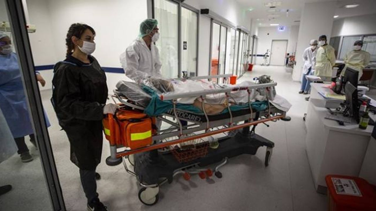 Ankara’da yoğun bakımda yer yok: Covid-19 hastaları acil servislerde tedavi ediliyor