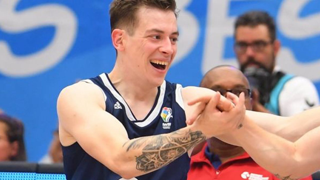 Basketbol oyuncusu, Paralimpik Oyunları'na katılabilmek için bacağını kestirmeyi planlıyor