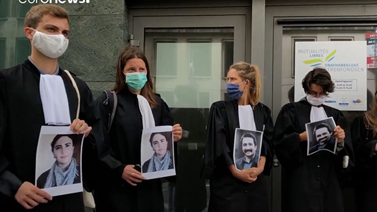 Belçikalı avukatlar ölüm orucundaki Türkiye'deki meslektaşlarını desteklemek için açlık grevinde