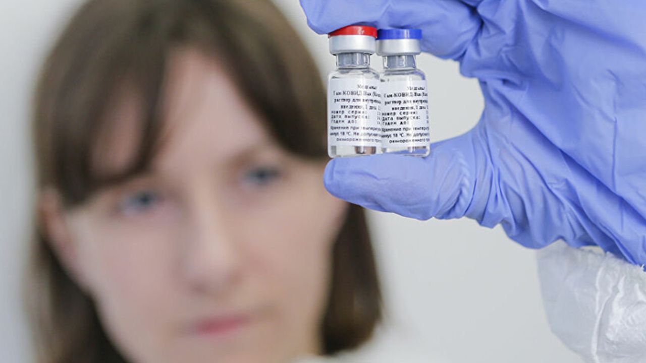 Rusya'da koronavirüs aşısının dağıtımını devlet üstlenecek