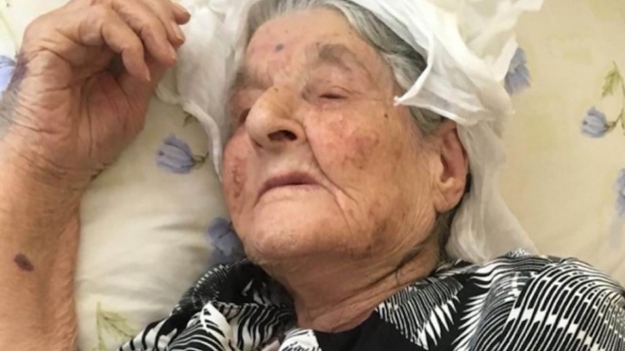 Testi pozitif çıkan 92 yaşındaki kadın evine gönderildi