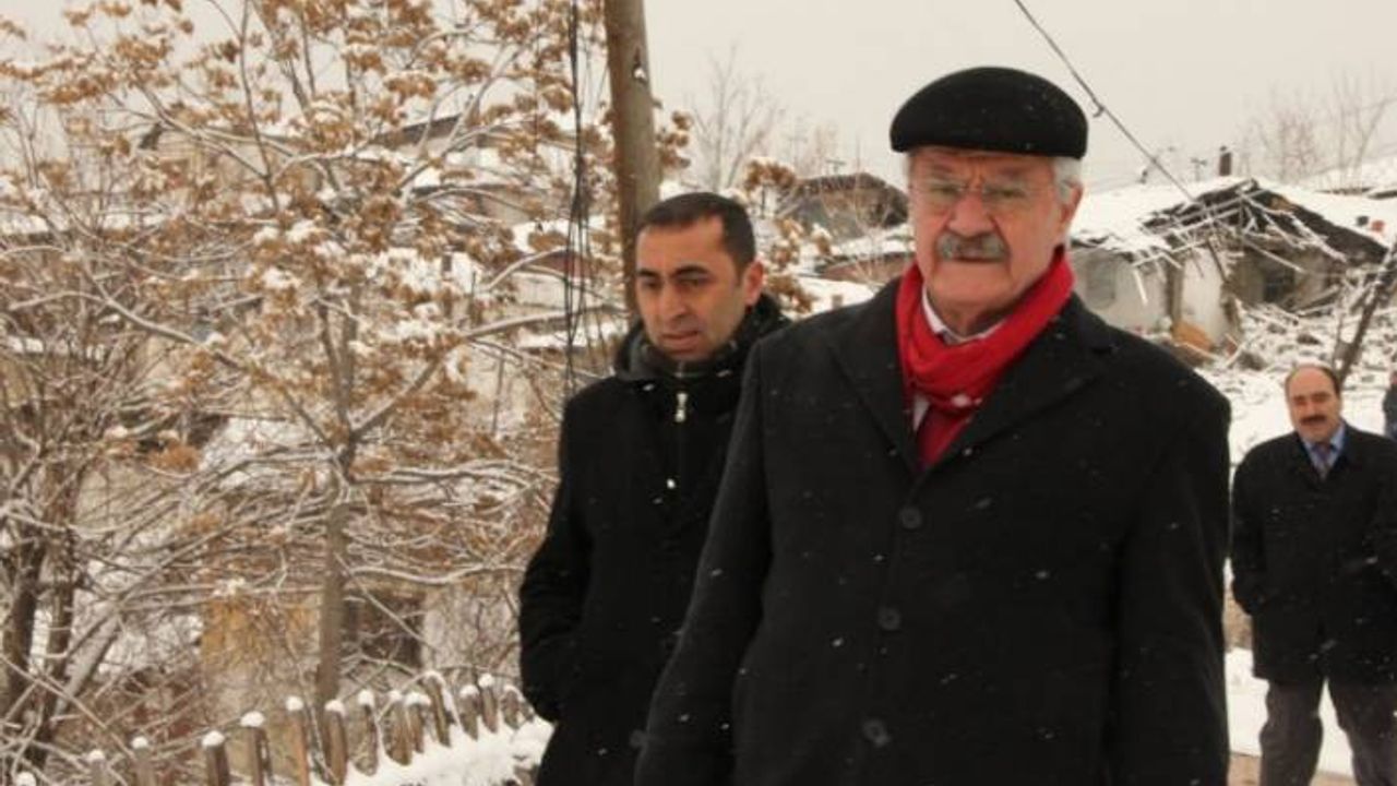 Çankaya eski Belediye Başkanı Bülent Tanık yoğun bakıma kaldırıldı