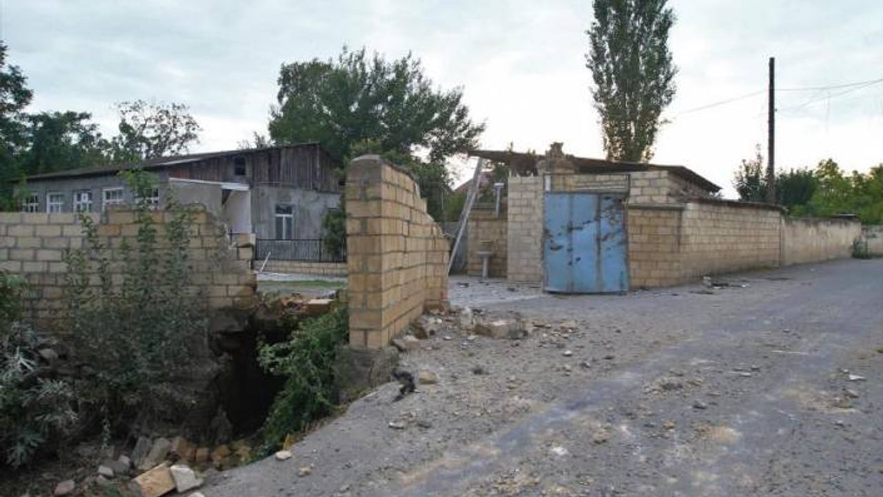 Ermenistan fotoğraf yayınladı, Azerbaycan yalanladı: İki uçak dağa çakıldı
