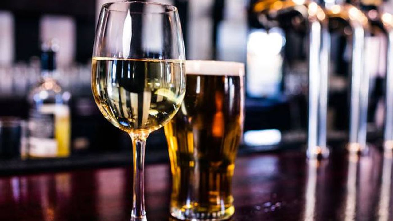 Alkollü içki satışına ilişkin düzenleme Meclis'ten geçti: 320 bin liraya kadar cezası var