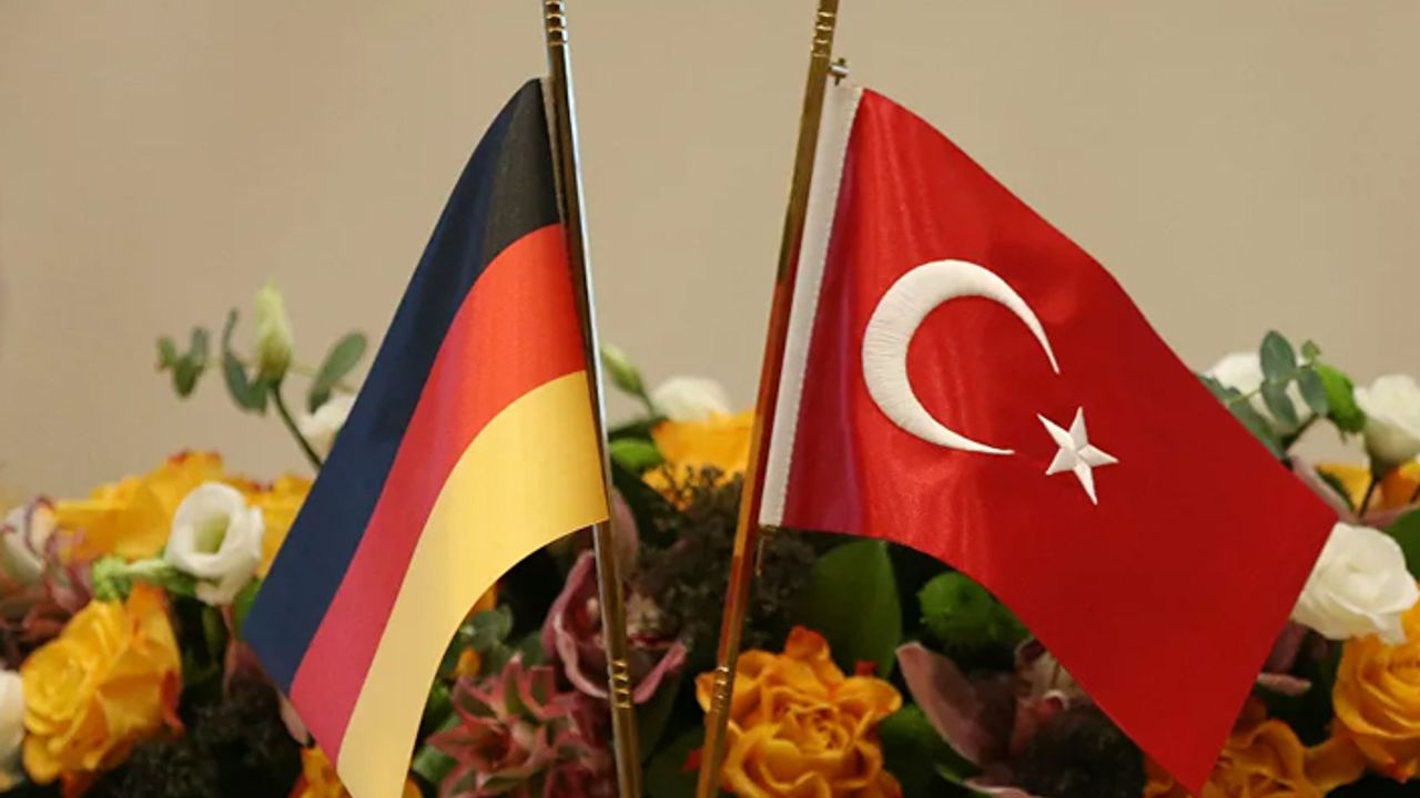 Ankara'nın NAVTEX ilanına Berlin'den 'akılsızca hareket' ikazı
