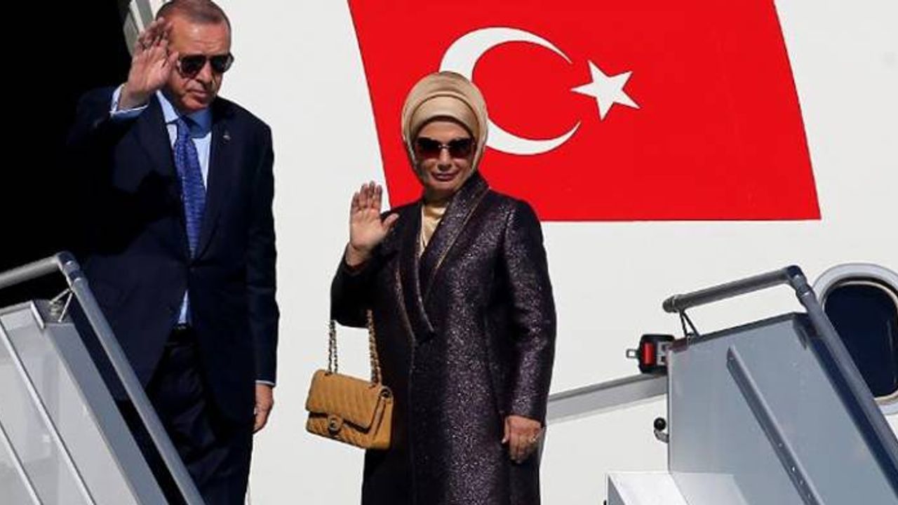 Hande Fırat'ın 'Emine Erdoğan'ın çantası çakma' yazısına tepki: Macron'a gollük pas olmuş