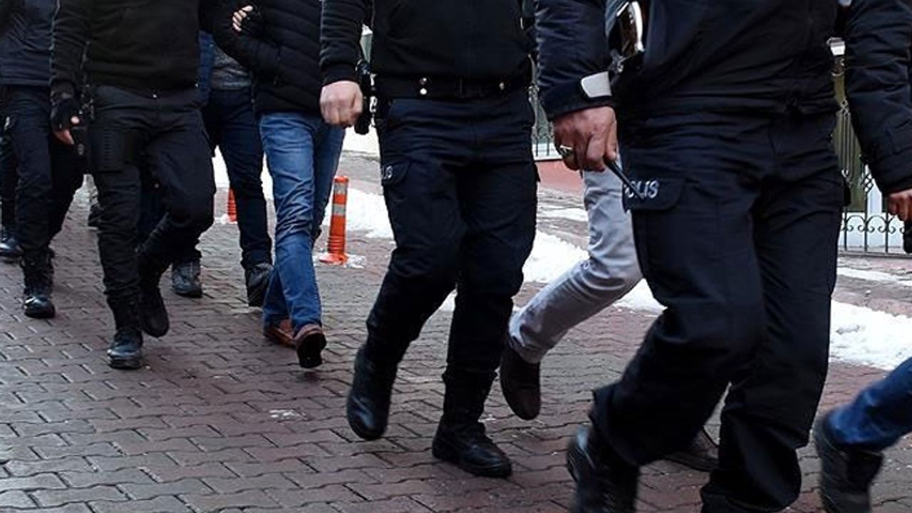 'Kamu kurumlarını zarara uğratma' soruşturmasında 23 tutuklama