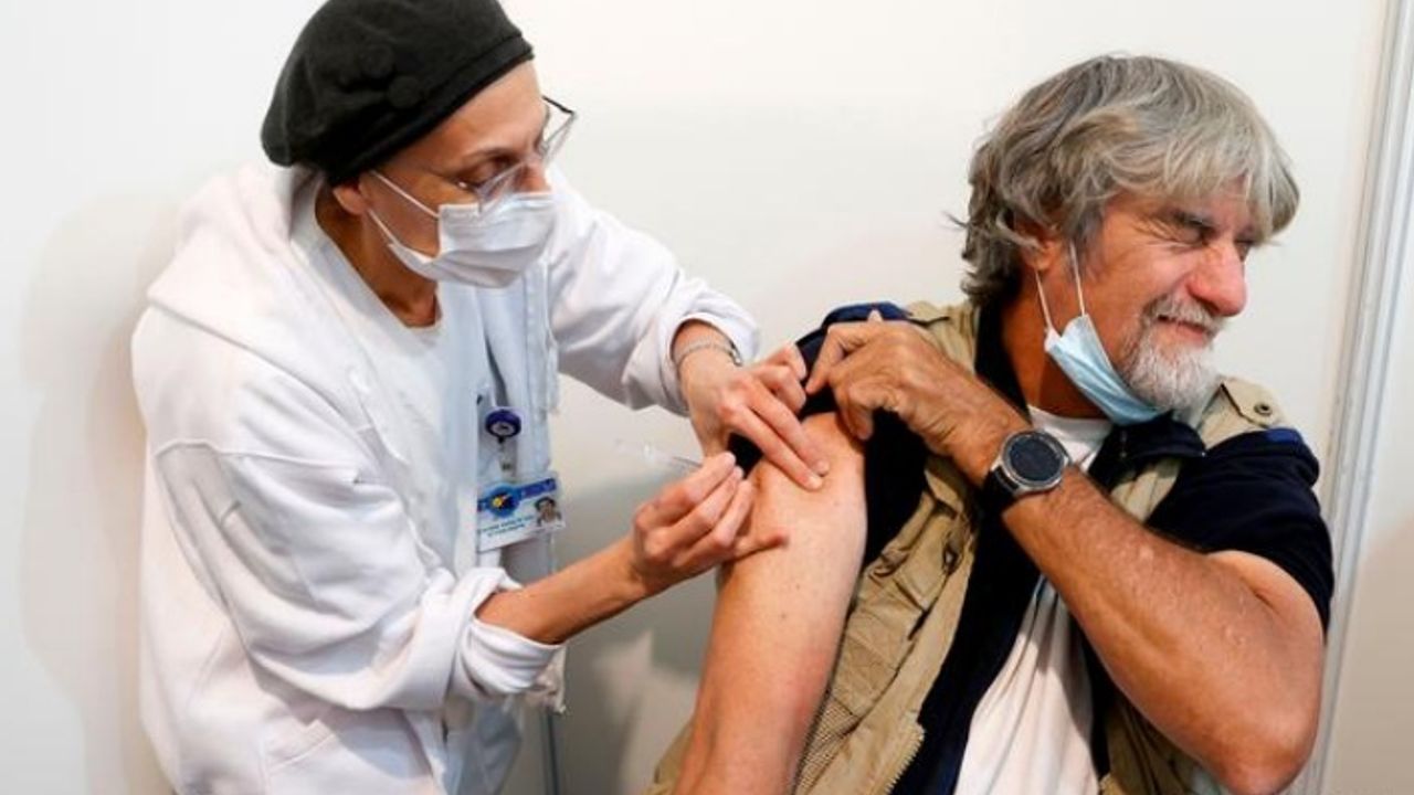 İsrail'de Pfizer aşısı yaptıran 13 kişi yüz felci geçirdi