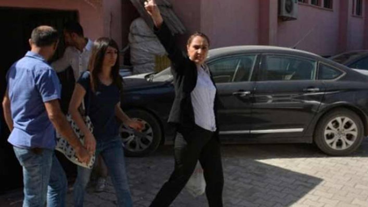 Hakkari Belediye Eşbaşkanı Dilek Hatipoğlu'na cezaevinde çıplak arama