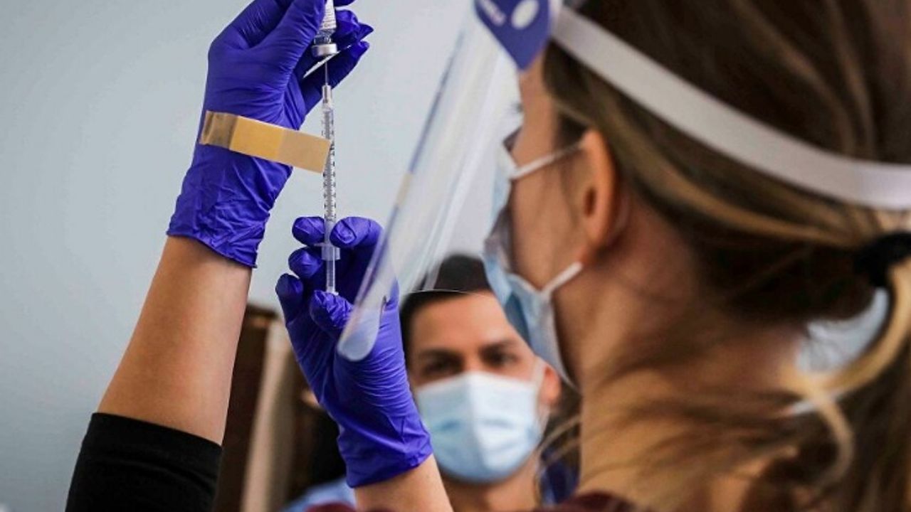 Avrupa İlaç Ajansı iki aşıyı mercek altına alıyor