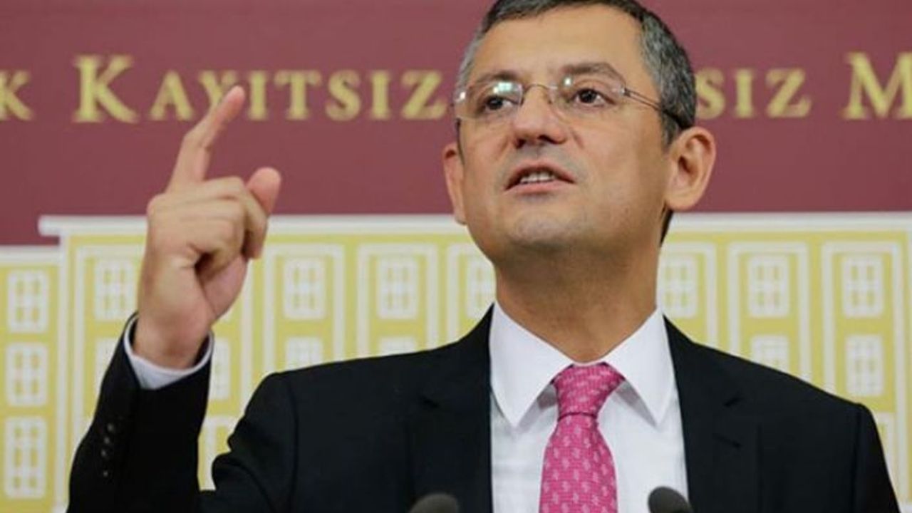 CHP'li Özel'den Soylu'ya çağrı: Peker'den 10 bin dolar alan siyasetçiyi açıkla