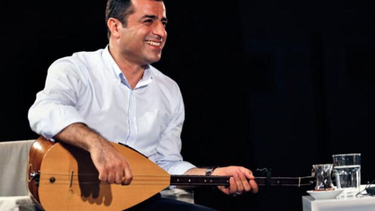Selahattin Demirtaş'ın şarkısı 'Gula Min' Farqîn Azad tarafından seslendirildi