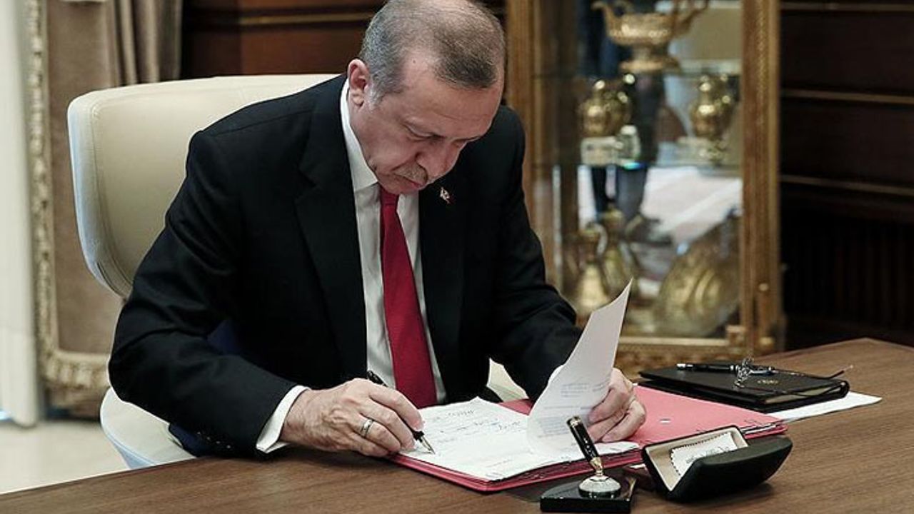 Erdoğan'ın dün atadığı altı rektörden ikisi AKP'den milletvekili aday adayı olmuş