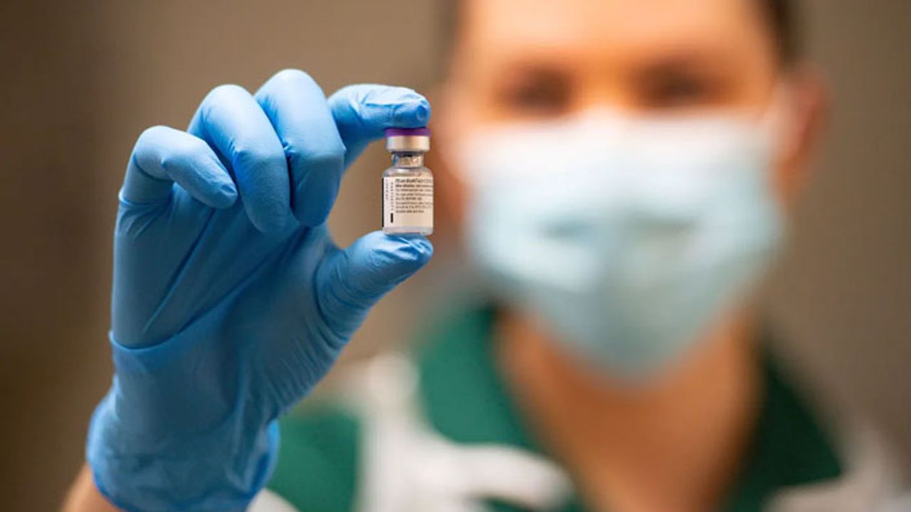 ABD'li Senatör: İlaç şirketleri, Covid-19 aşılarının fikri mülkiyet haklarından vazgeçmeli