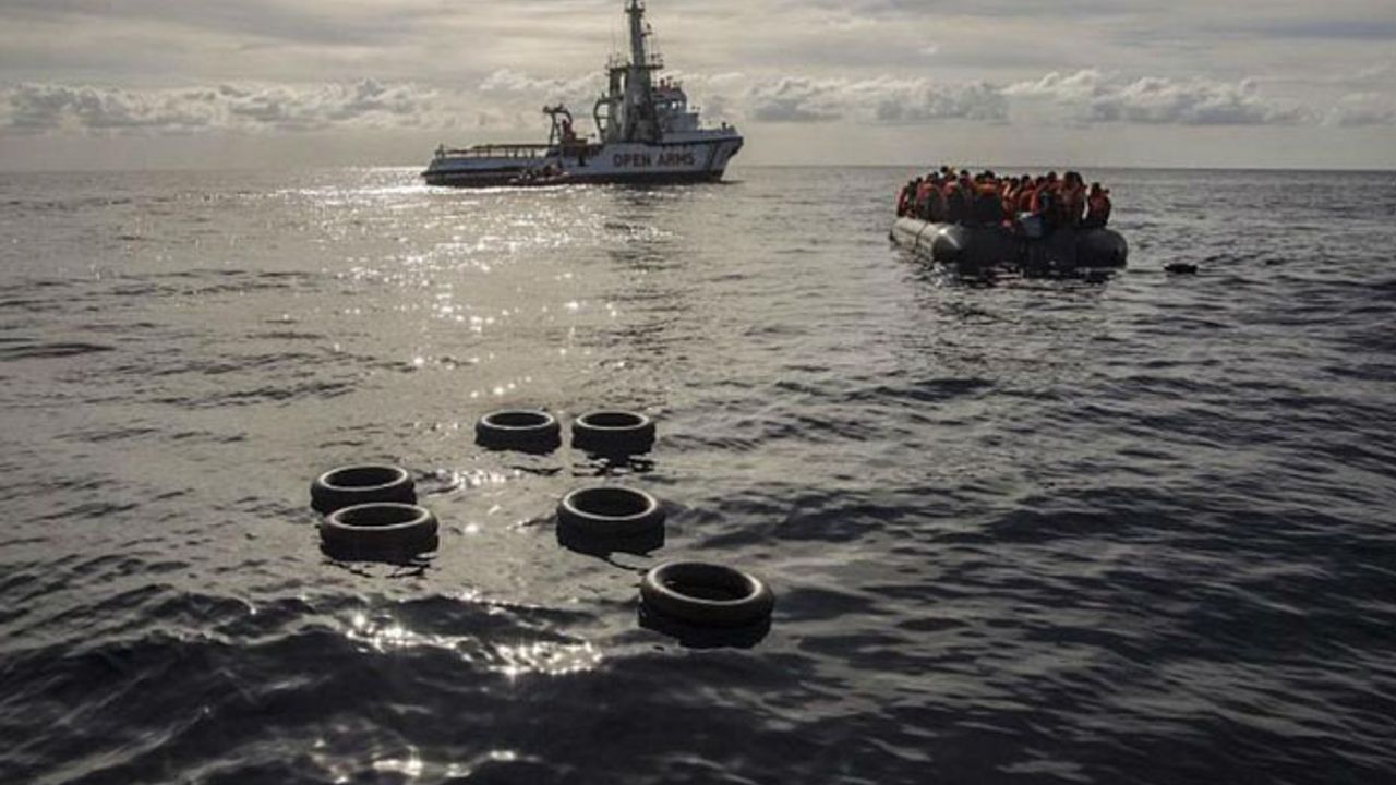 Tunus'ta sığınmacı teknesi battı: En az 21 kişi öldü