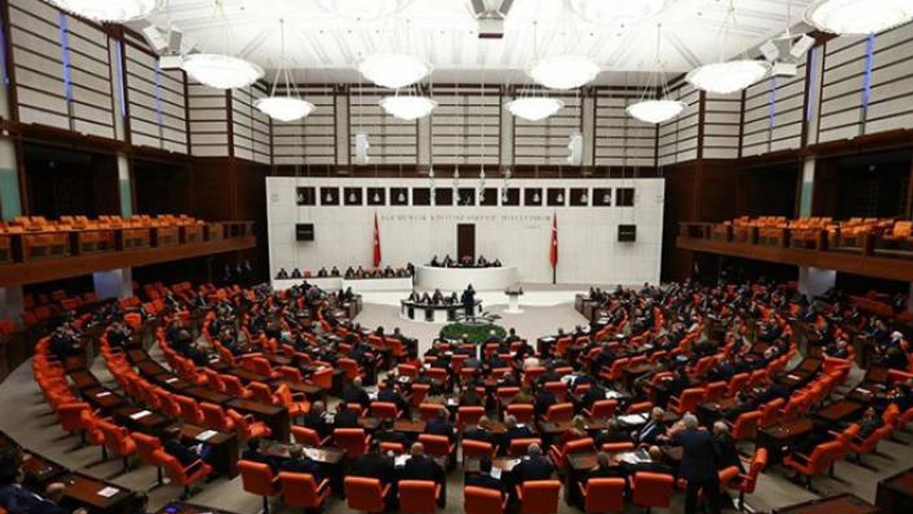 AKP yeni torba yasa teklifini TBMM Başkanlığı'na sundu: OHAL düzenlemeleri uzatılıyor