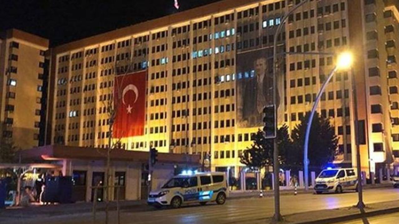Eski Ankara Emniyet Müdürü 15 Temmuz'da "kaybolan silahları" anlattı
