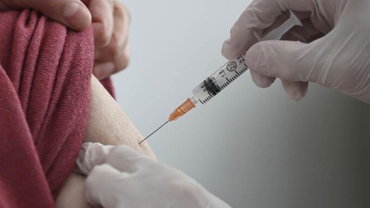 Sağlık Bakanı Koca: İki doz aşısını yaptıranların sayısı 30 milyona ulaştı