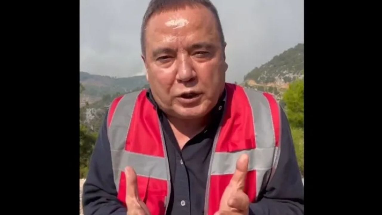 Antalya Belediye Başkanı Muhittin Böcek: Yardım edin, yanıyoruz