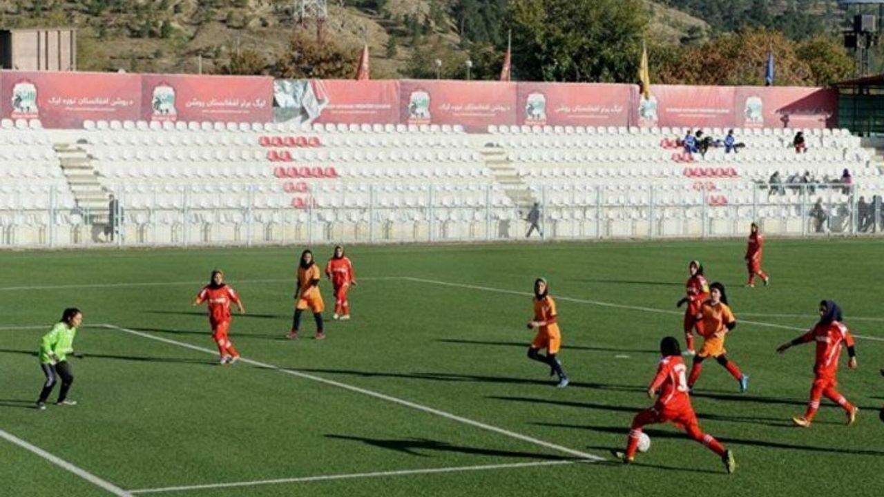 FIFA'dan Afganistan'daki kadın futbolcuların tahliyesi için çağrı