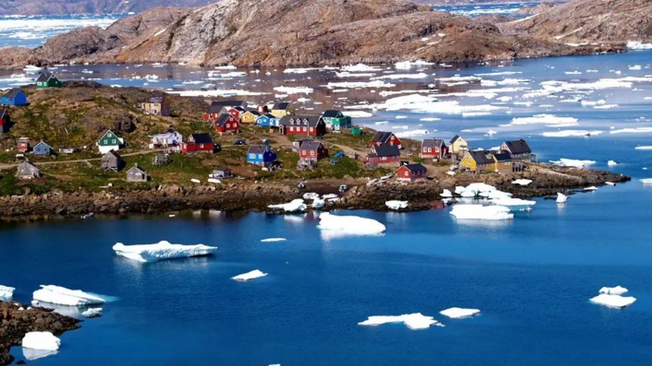 Grönland'da günde 8 milyar ton buzul eriyor