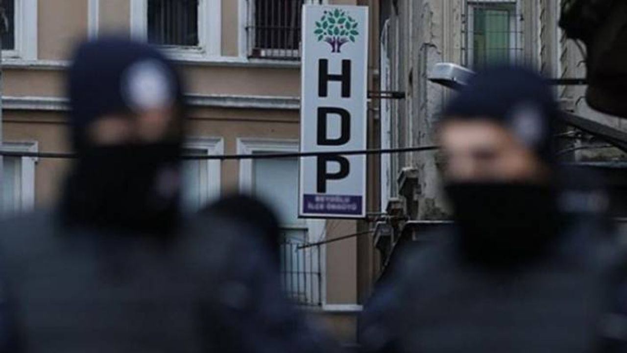İstanbul’da ev baskınları: 19 gözaltı