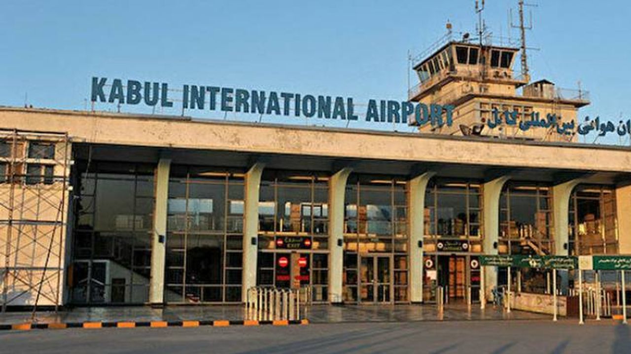 'Kabil’e giden Ukrayna tahliye uçağı kaçırıldı' iddiası