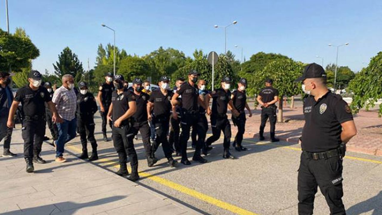 Konya’da 7 kişiyi katleden Mehmet Altun adliyeye sevk edildi