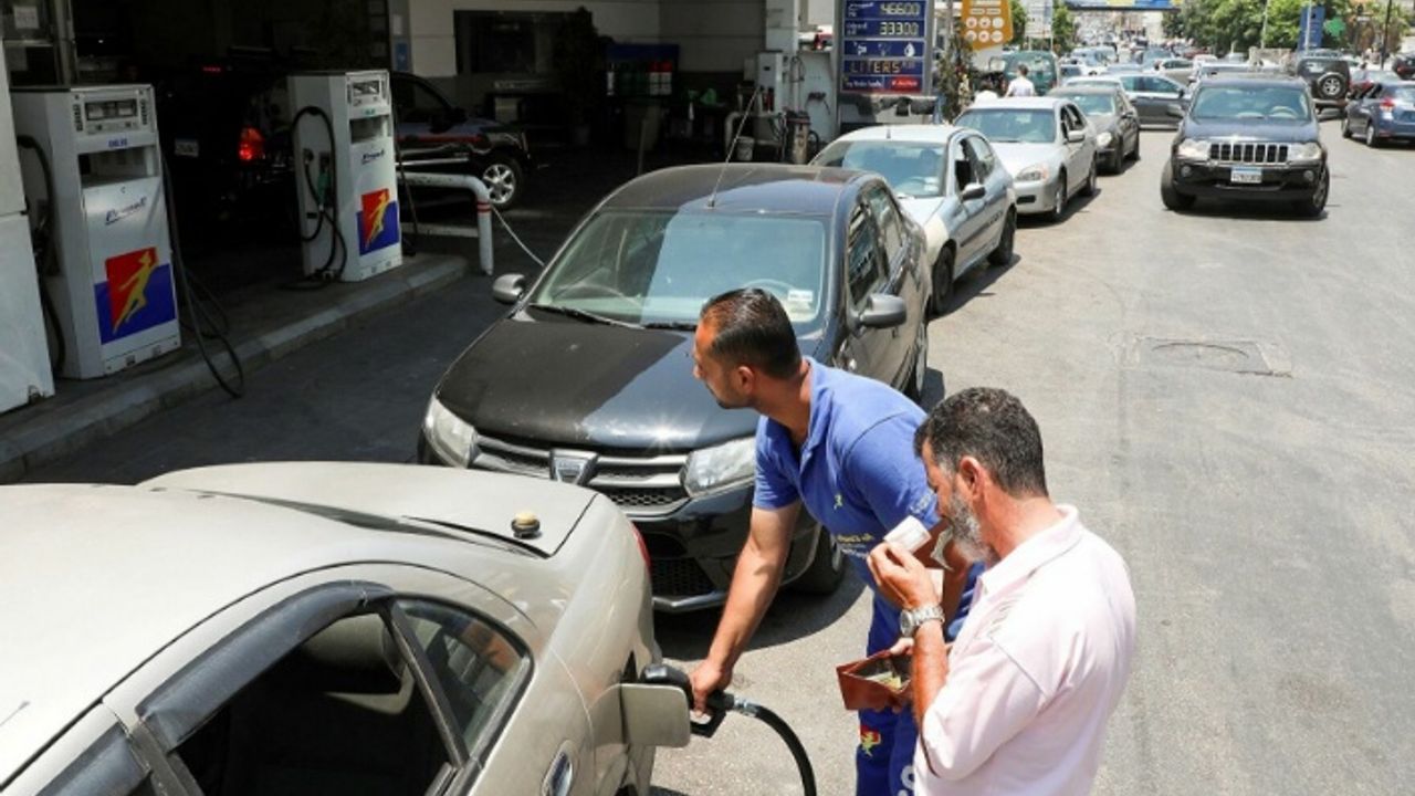 Lübnan'da akaryakıt krizi: Ülkenin en büyük gaz şirketlerinden biri istasyonlarının tümünü kapattı