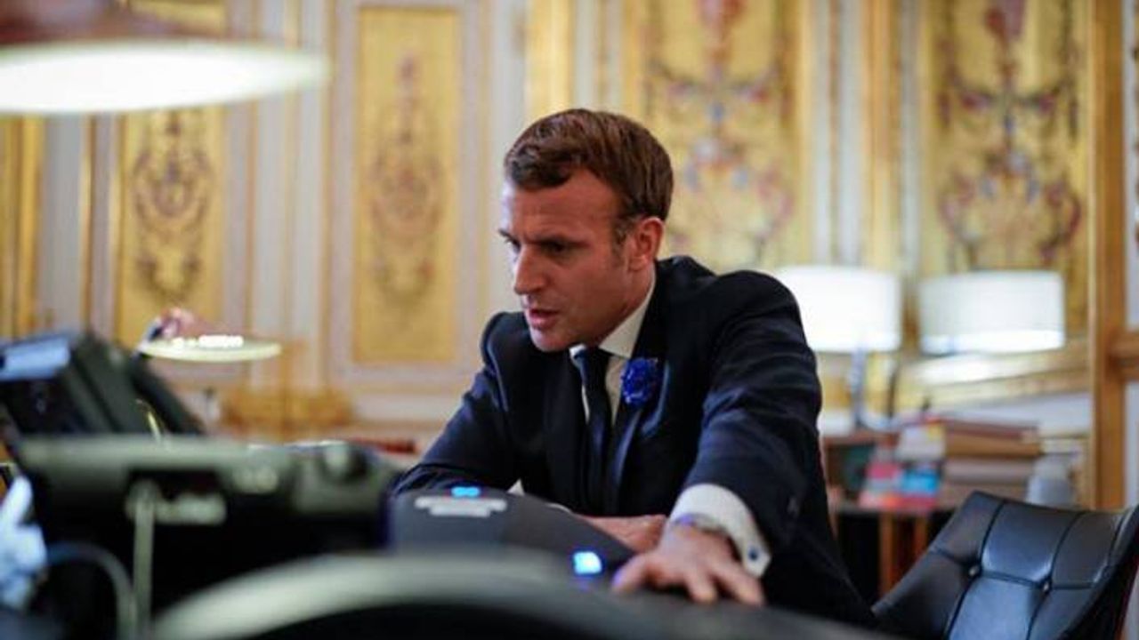 Macron, Afganistan'a ilişkin tepki çeken ifadelerinin çarpıtıldığını iddia etti