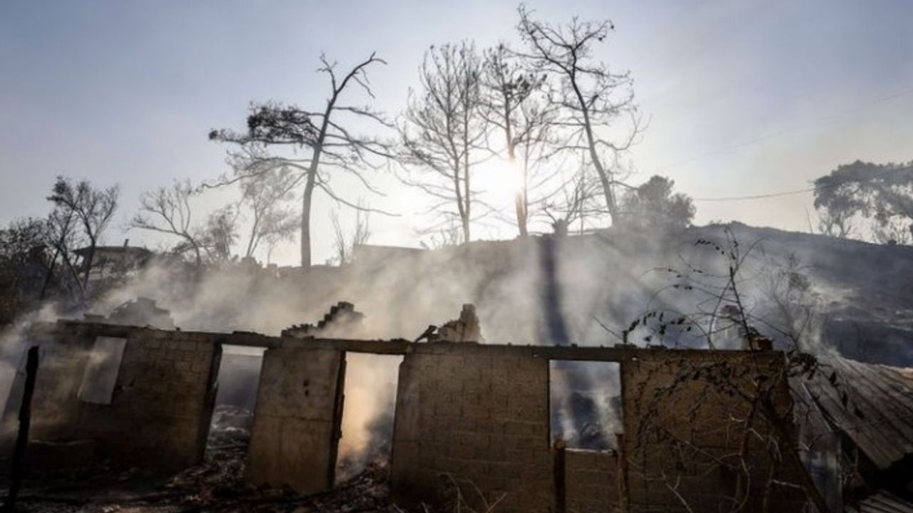 Manavgat'taki orman yangınında bir çift evinde ölü bulundu
