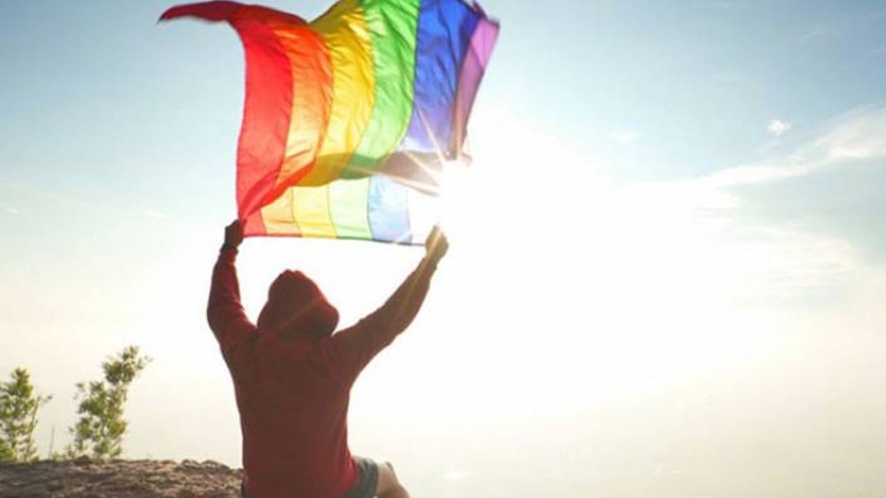 Mersin Büyükşehir Belediyesi’nden, LGBTİ+ afişlerinin kaldırılma talebine yanıt