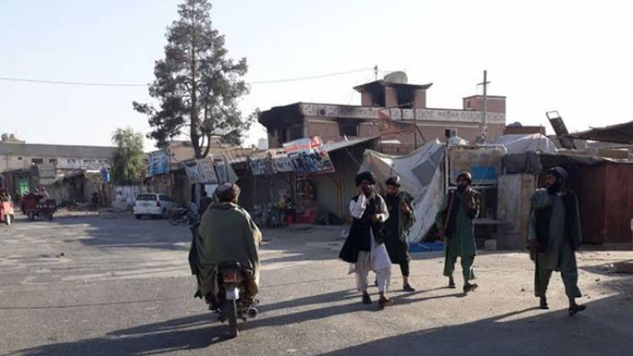 Taliban, başkent Kabil'e ilerliyor: Kanada 20 bin Afgan mülteciyi kabul edecek