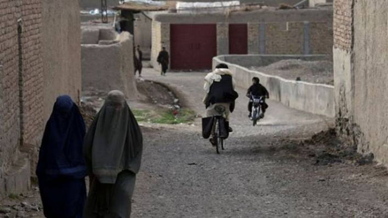 Taliban'ın tehdidi altındaki kadınlar: 'Bizi öldürmeye geliyorlar'