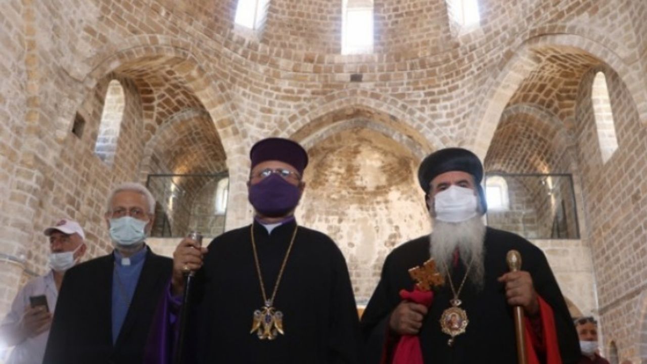 Üç Horan Ermeni Kilisesi’nde 106 yıl aradan sonra ilk ayin