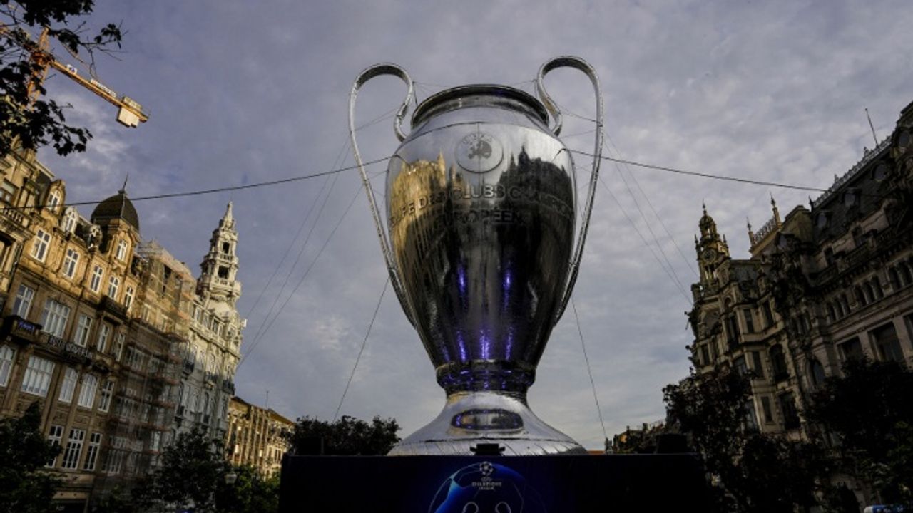 UEFA, Avrupa futbolunda 2020-21 sezonunun en iyileri için aday listeleri belirledi