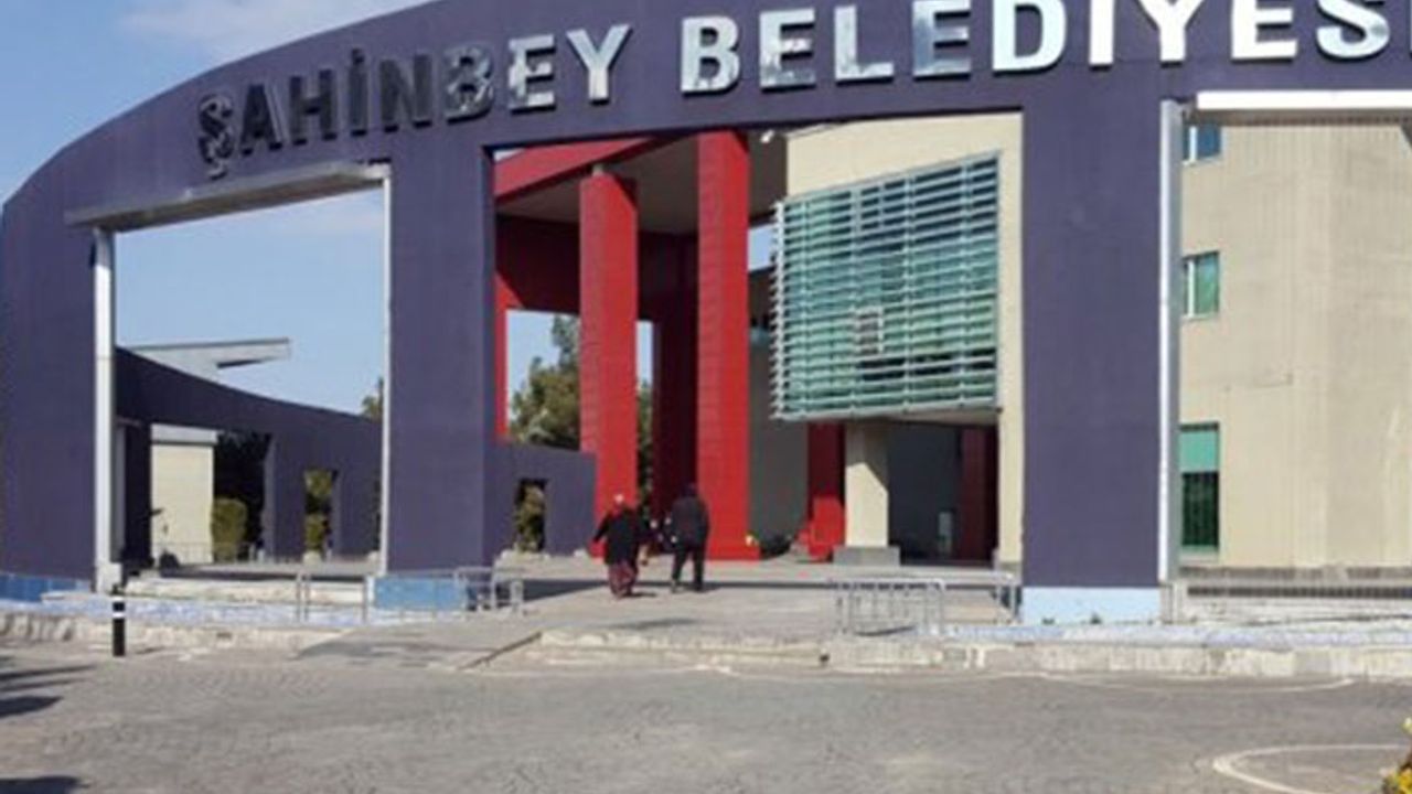 AKP'li Şahinbey Belediyesi'nden 'FETÖ' üyeliğinden ceza almış şahsın şirketine ihale