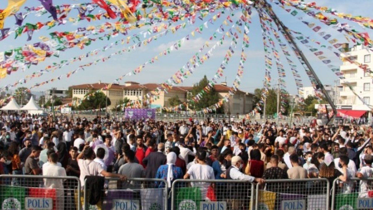 HDP'den Bursa'da halk şöleni: Dimdik ayaktayız, her yerdeyiz