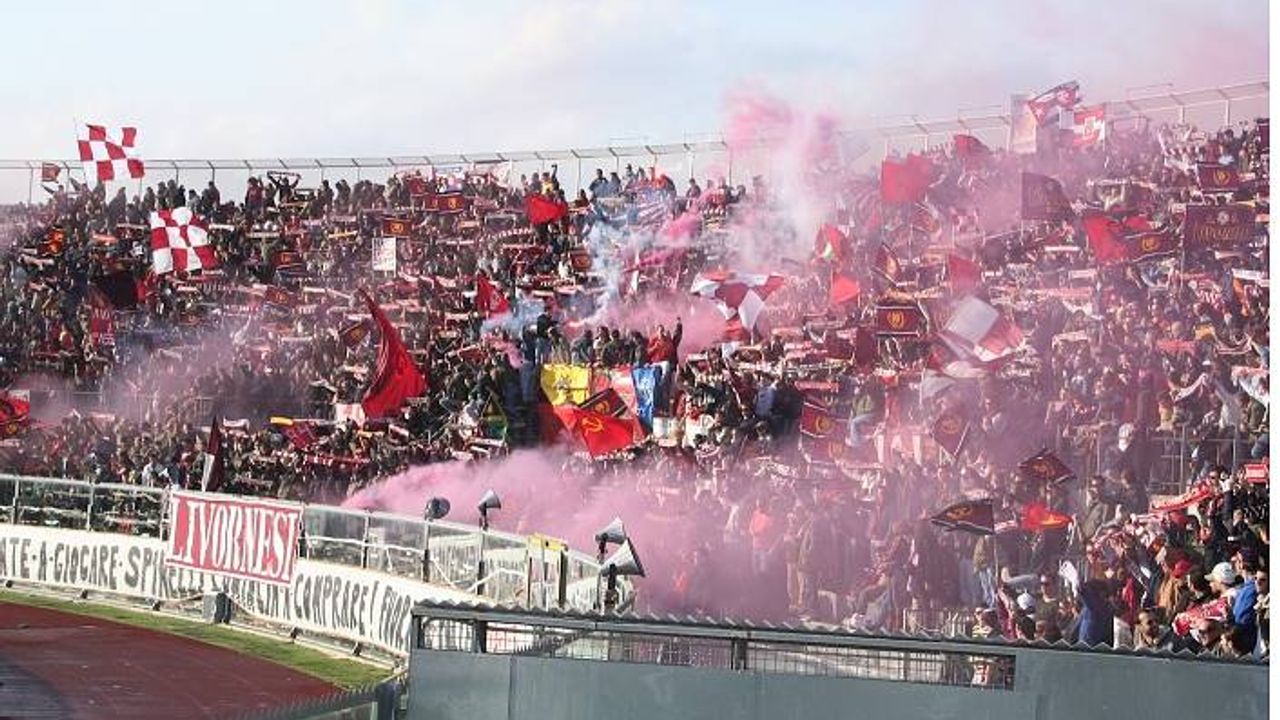 İtalya’nın en bilinen solcu futbol kulübü Livorno hayatta kalmak için savaşıyor