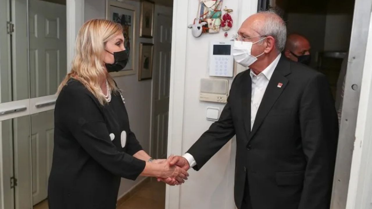 Kılıçdaroğlu'ndan Ferhan Şensoy'un ailesine taziye ziyareti