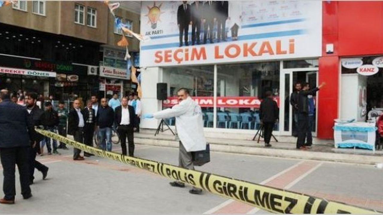 AKP seçim bürosuna silahlı saldırı: Eski vekilin oğlu hayatını keybetti