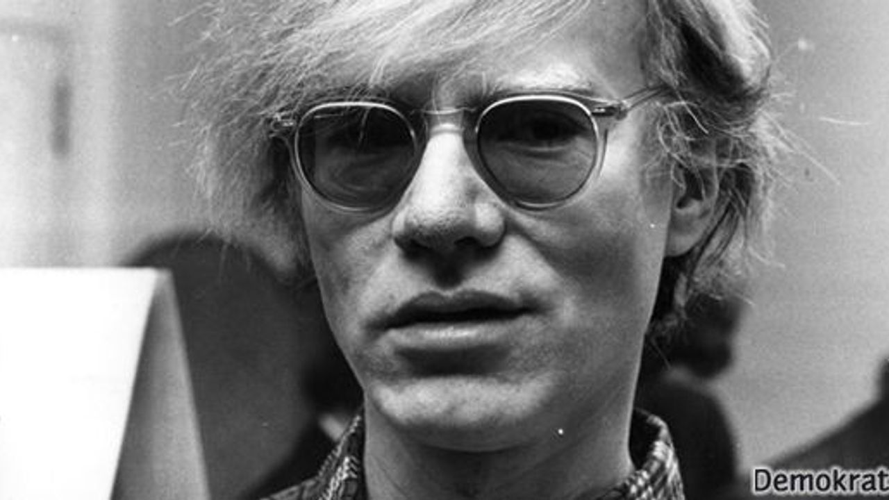 Andy Warhol Pera’ya geliyor
