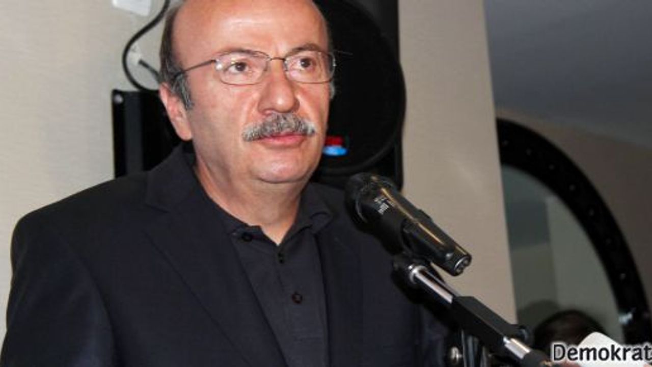 Bekaroğlu Başbakan'a kafa tutuyor