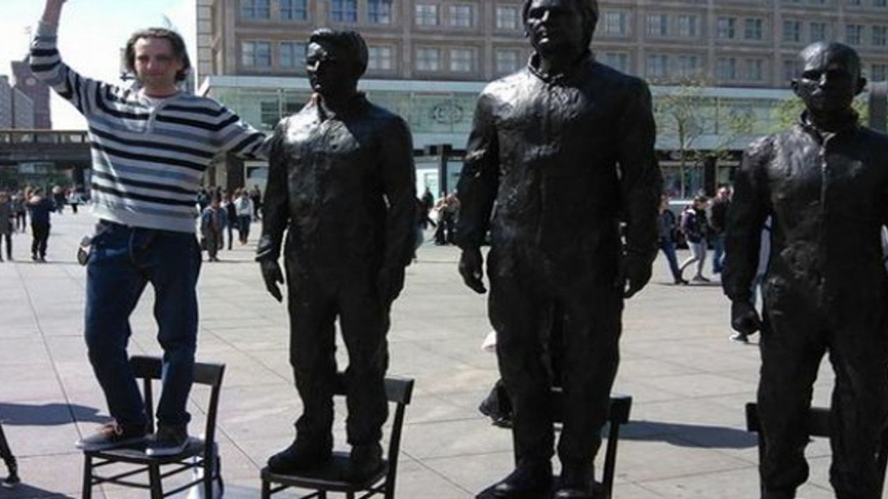 Berlin'e Assange, Manning ve Snowden'lı 'ifade özgürlüğü' heykeli