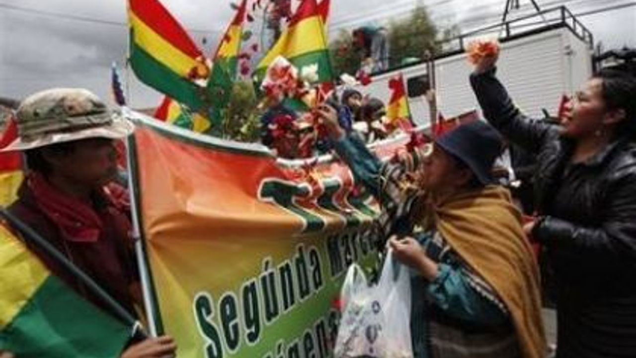 Bolivya'da Amazon savaşını halk kazandı