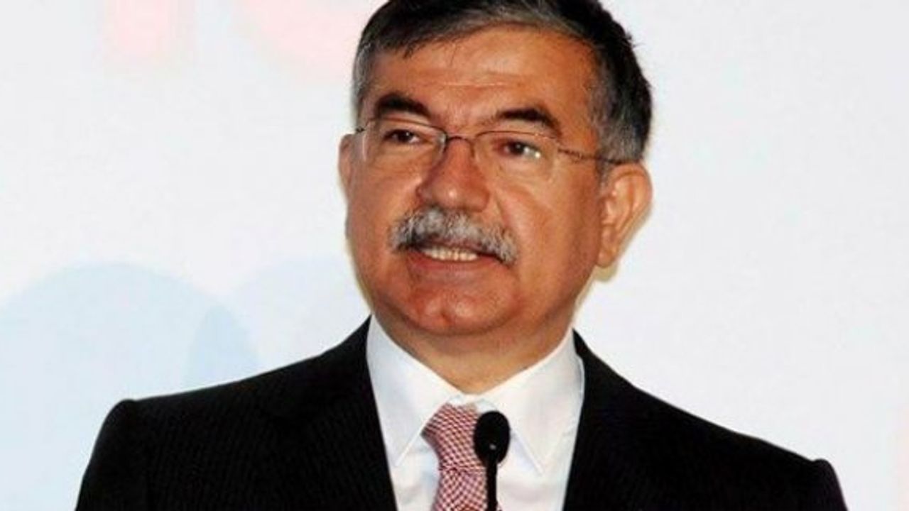Davutoğlu, AKP'nin Meclis Başkanı adayını açıkladı