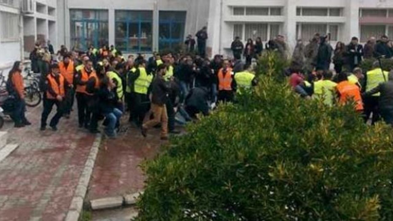 Ege Üniversitesi yine karıştı...Polis öğrencilere saldırdı: 21 gözaltı