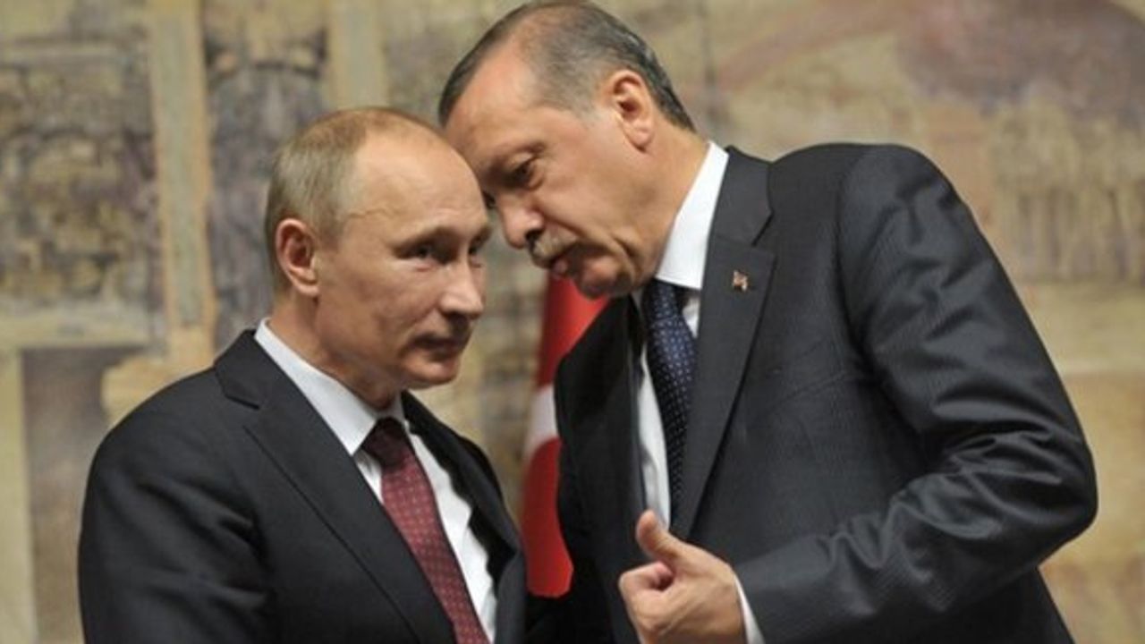Guardian: Erdoğan, Putin gibi süper başkanlık peşinde